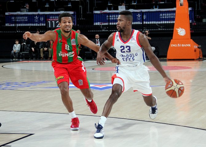 Efes Evinde Kazandı
