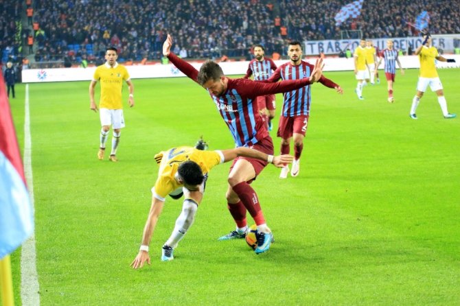 Süper Lig: Trabzonspor: 1 - Fenerbahçe: 1 (Maç Sonucu)