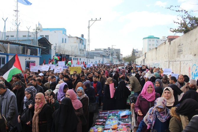 Binlerce Gazzeli Abd’yi Protesto Etti