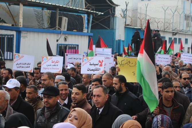 Binlerce Gazzeli Abd’yi Protesto Etti