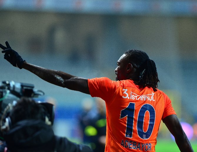 Adebayor’dan Asker Selamı