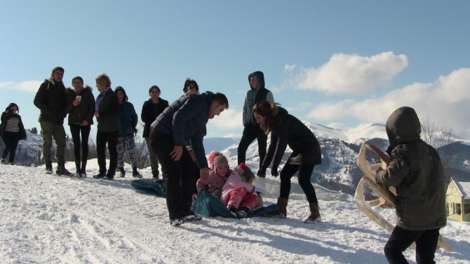 Beyaz Renk Kar Festivali’nde Karın Zevkini Çıkardılar