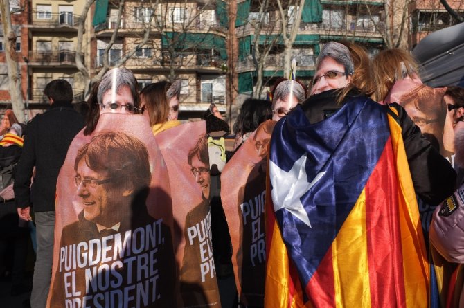 Barcelona’da Puigdemont’a Destek Tam