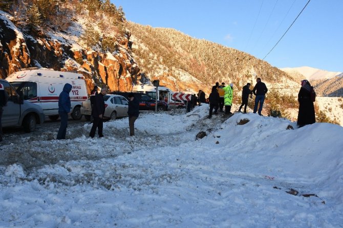 Zigana Dağı’nda Kamyonet Uçuruma Yuvarlandı: 1 Yaralı