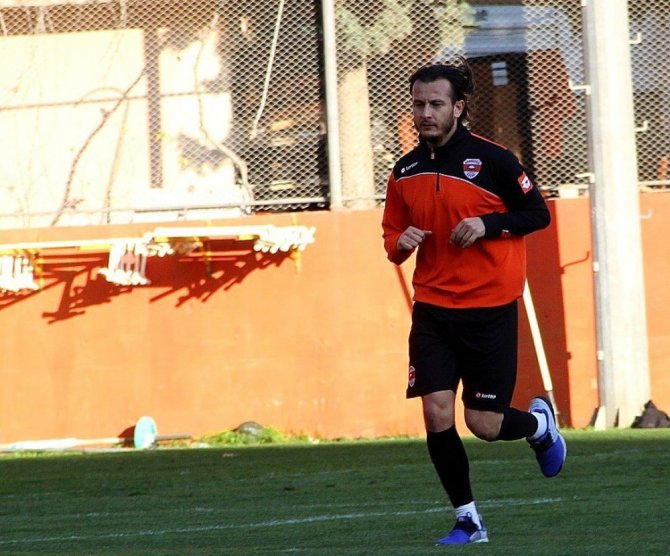 Mustafa Sevgi Adanaspor İle İlk İdmanına Çıktı