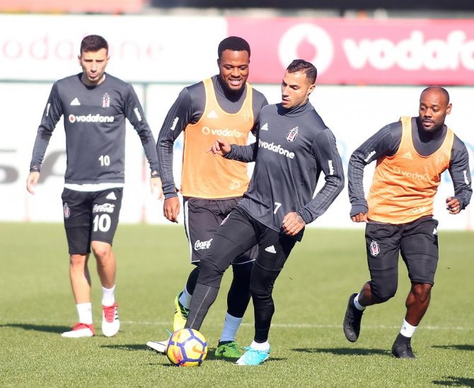 Beşiktaş’ta Vagner Love İlk Antrenmanına Çıktı