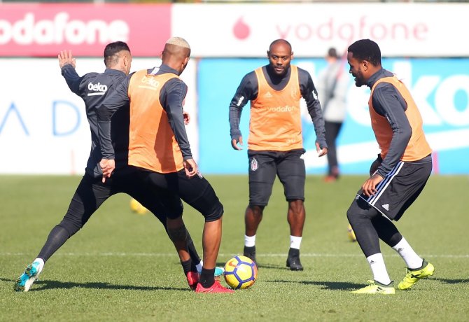 Beşiktaş’ta Vagner Love İlk Antrenmanına Çıktı
