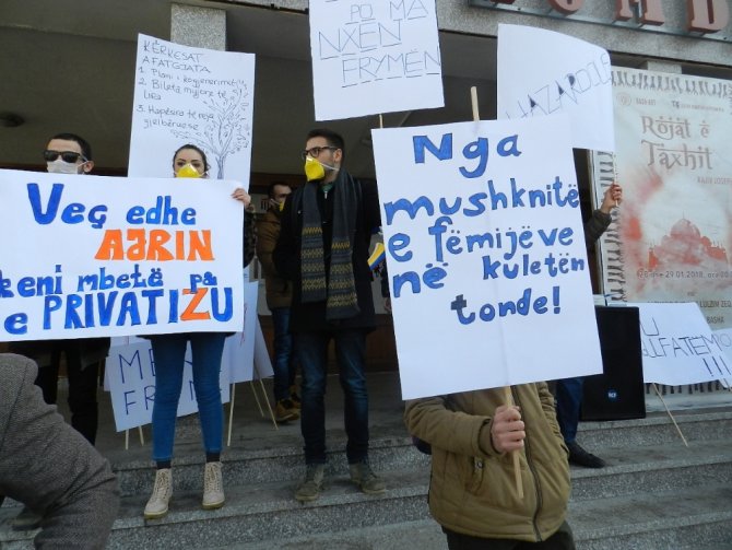 Kosova’da Hava Kirliliği Protesto Edildi