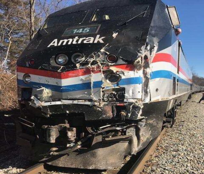 Abd’de Senatörleri Taşıyan Tren Kaza Yaptı