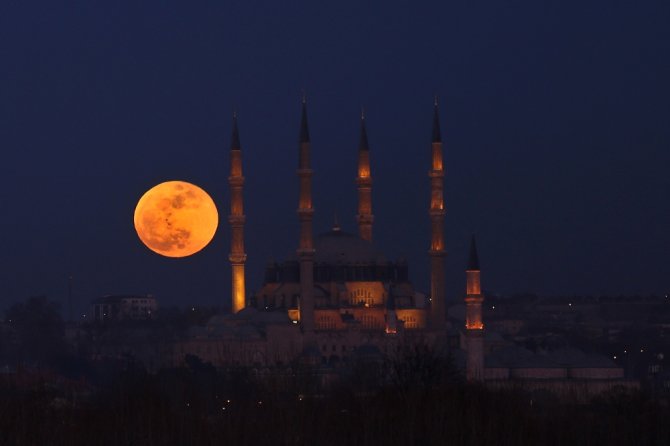Edirne’de Süper Mavi Kanlı Ay İzlendi