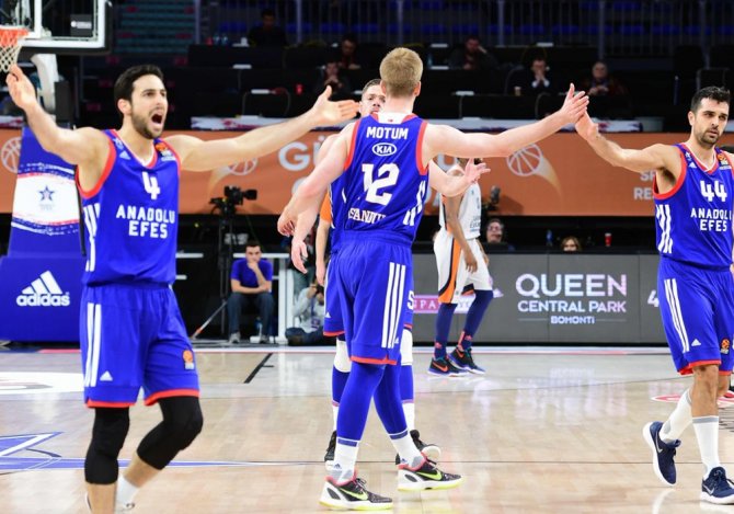Anadolu Efes Evinde Çok Rahat