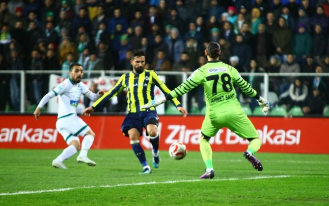 Fenerbahçe Hasan Ali Kaldırım’ın Ayağının Fotoğrafını Paylaştı.