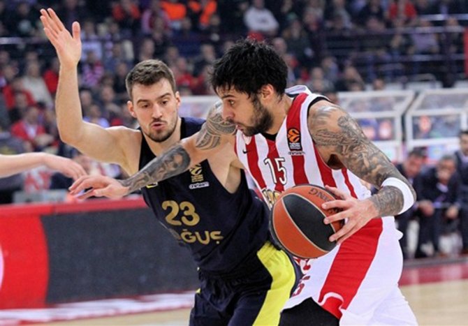 Fenerbahçe Atina’da Dağıldı