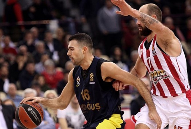 Fenerbahçe Atina’da Dağıldı