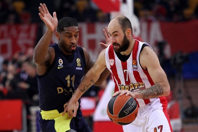 Fenerbahçe Atina’da Dağıldı