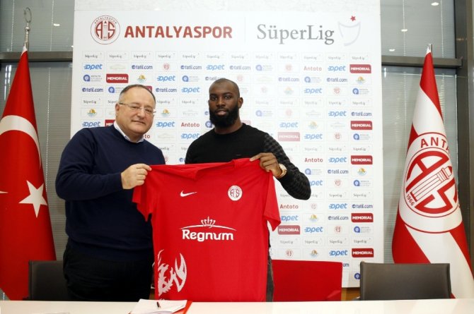 Antalyaspor’un Yeni Transferi Doukara İmzayı Attı