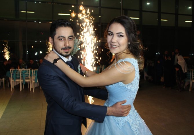 Otogar İçindeki Düğün Salonu Görenleri Şaşırtıyor