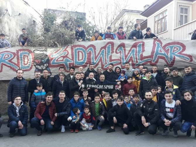 Trabzonspor’un Kaptanları Onur Ve Uğur Taraftarlarla Buluştu