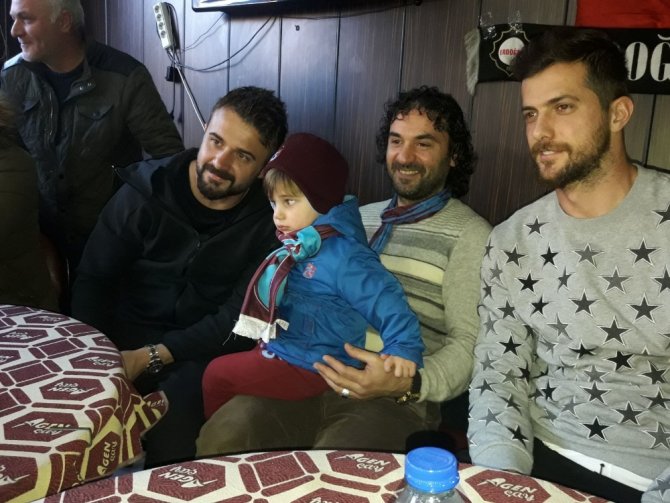 Trabzonspor’un Kaptanları Onur Ve Uğur Taraftarlarla Buluştu