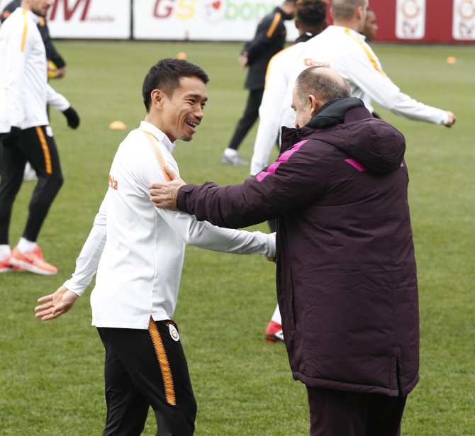 Yuto Nagatomo İlk Antrenmanına Çıktı