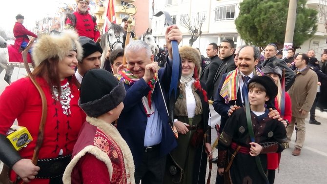 Başbakan’ı Balıkesir’de Atlı Okçular Karşıladı