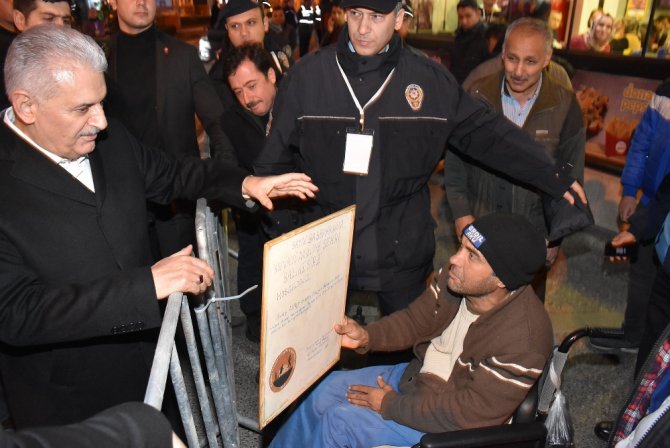 Başbakan’a Balıkesir’de Sevgi Seli