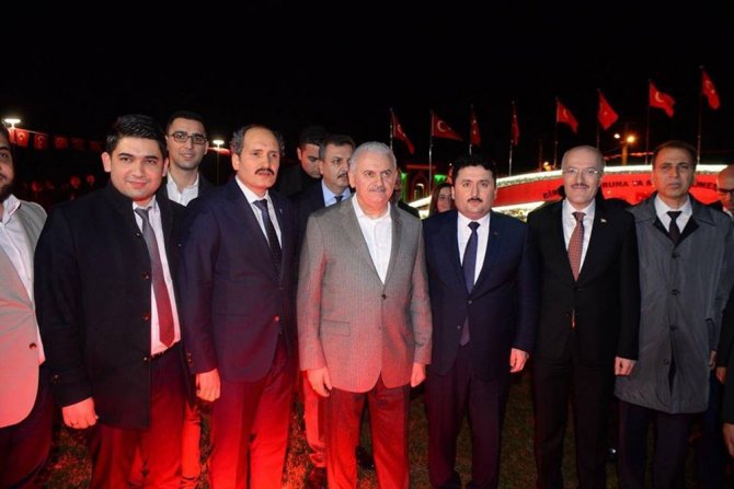 Başbakan Yıldırım, 15 Temmuz Şehitler Anıtı’nı Ziyaret Etti