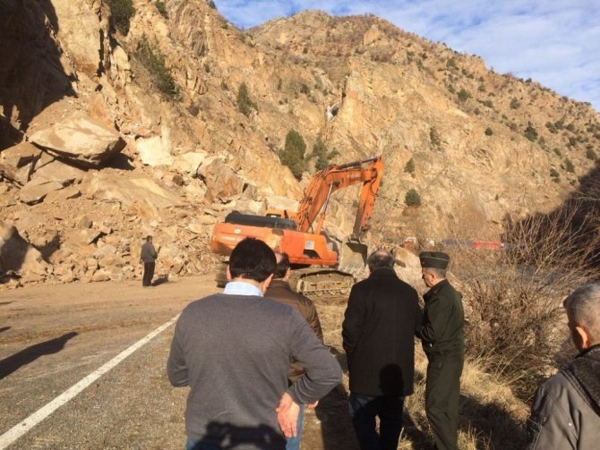 Heyelanda Kapanan Artvin-ardahan Karayoluna Alternatif Yol Açılacak