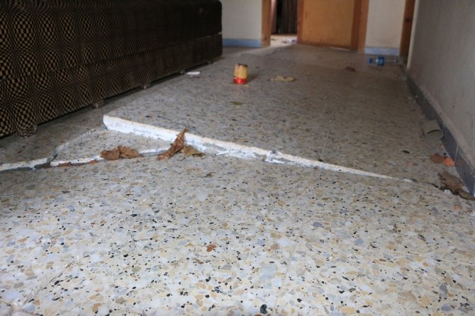 Bu Mahalle 1 Yıldır Kayıyor