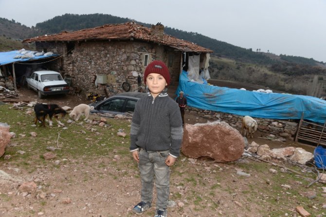Bu Mahalle 100 Yıldır Elektriğe Hasret