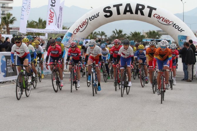 Alanya’da Kadın Sporcular Pedal Çevirdi