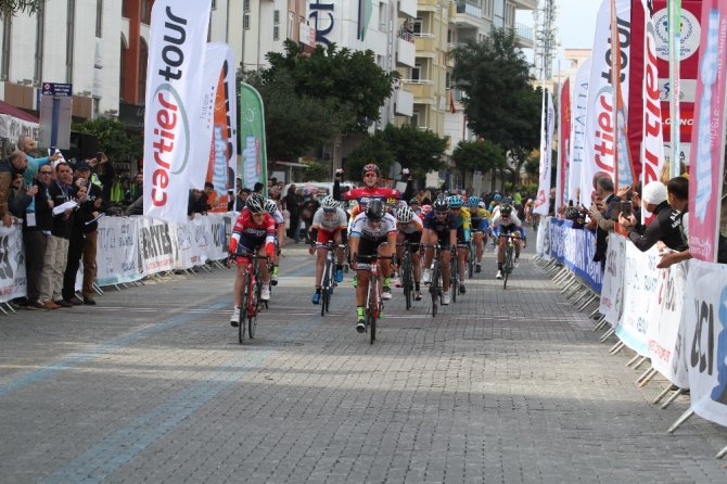 Alanya’da Kadın Sporcular Pedal Çevirdi