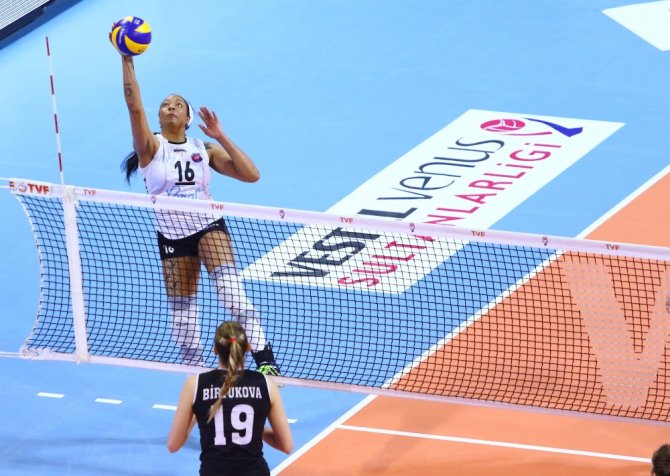 Halkbank Beşiktaş’ı Mağlup Etti
