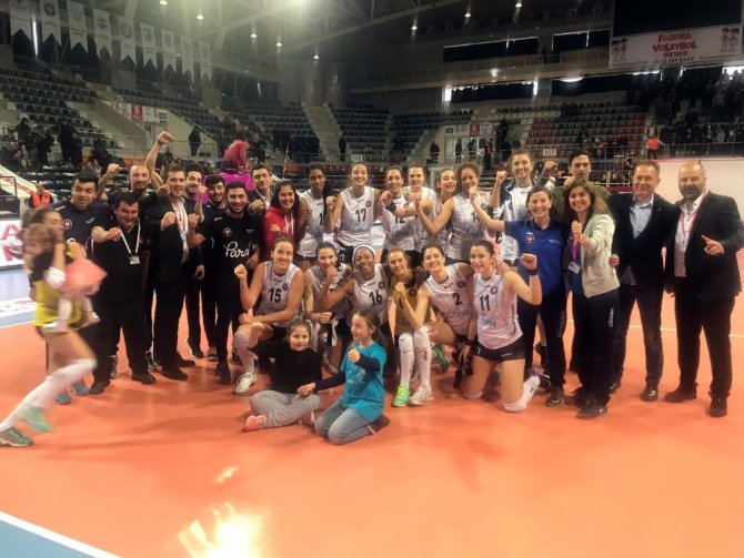 Halkbank Beşiktaş’ı Mağlup Etti