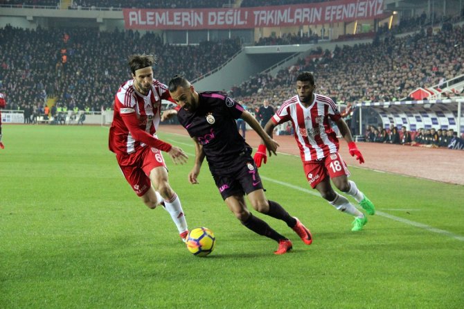 Aslan İlk Yarıyı Geride Kapattı