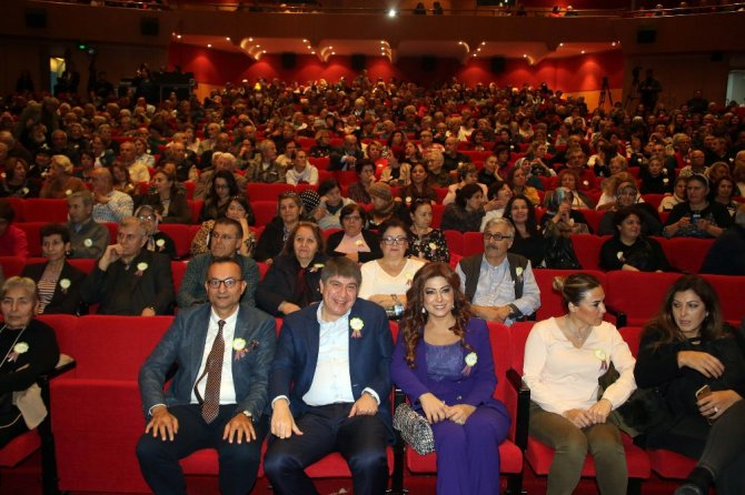 Nükhet Duru’dan, Tazelenme Üniversitesi Öğrencilerine Konser