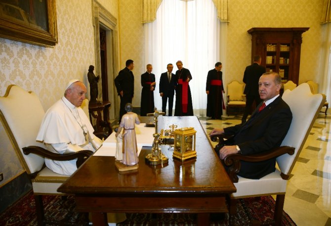 Cumhurbaşkanı Erdoğan Papa Francis İle Görüştü