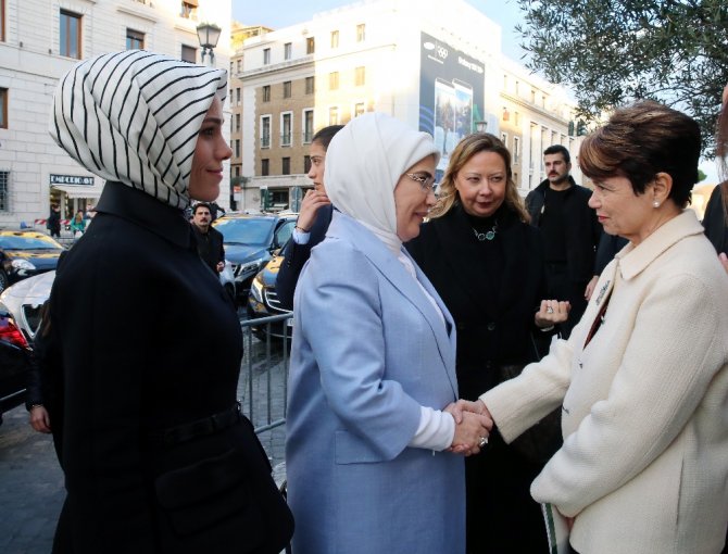 Emine Erdoğan’dan Vatikan’da Konuştu