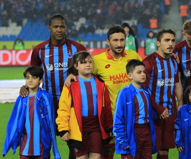 Spor Toto Süper Lig: Trabzonspor: 0 - Göztepe: 0 (İlk Yarı)