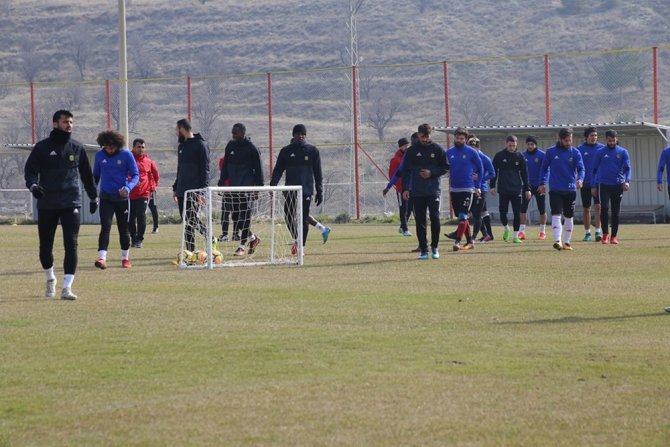 Evkur Malatyaspor Çıkışa Geçmek İstiyor