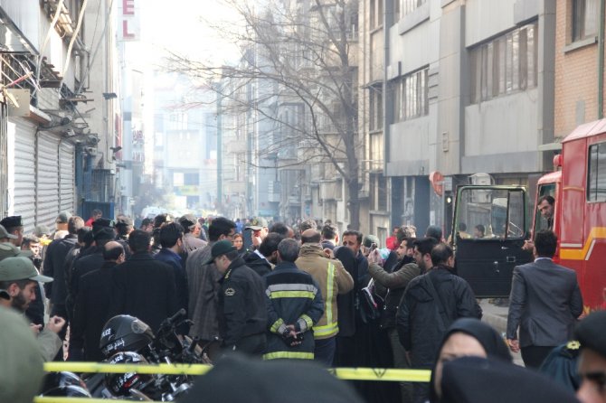 Tahran’da Bakanlıkta Yangın: 9 Yaralı