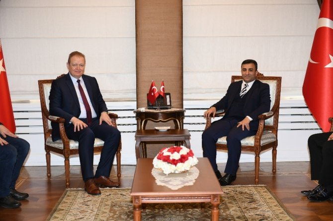 Ak Parti Ortahisar İlçe Yönetimi’nden Vali Yavuz’a Ziyaret