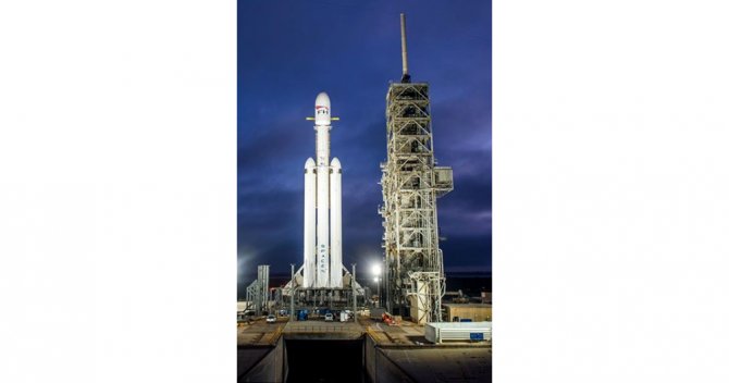 Falcon Heavy Uzaya Fırlatıldı