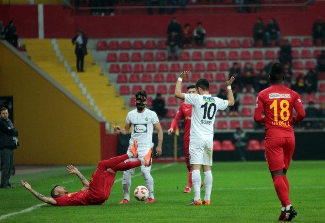 Akhisarspor Yarı Finalde