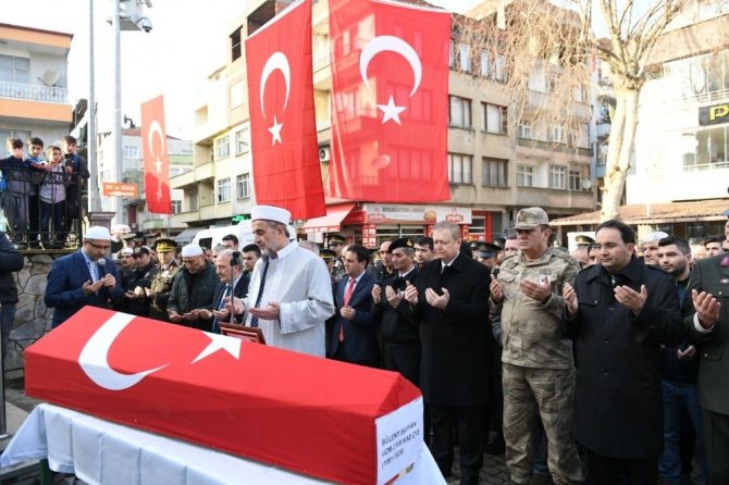 Diyarbakır’daki Birliğinde Kalp Krizi Geçiren Uzman Çavuş Memleketi Trabzon’da Son Yolculuğuna Uğurlandı