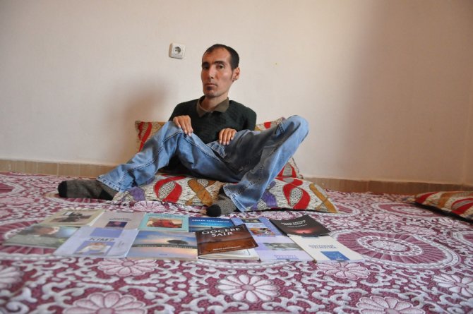 Aşık Oldu Okuma Yazma Öğrendi, 12 Kitap Yazdı