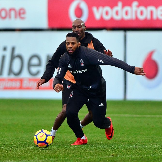 Beşiktaş, Karabükspor Mesaisini Sürdürdü