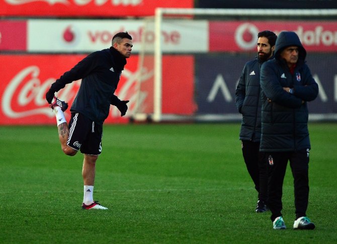 Beşiktaş, Karabükspor Mesaisini Sürdürdü