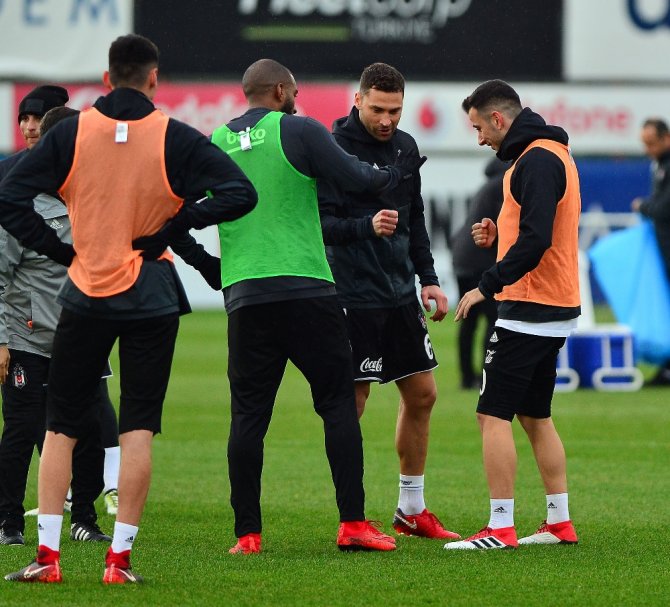 Beşiktaş, Karabükspor Mesaisini Sürdürdü