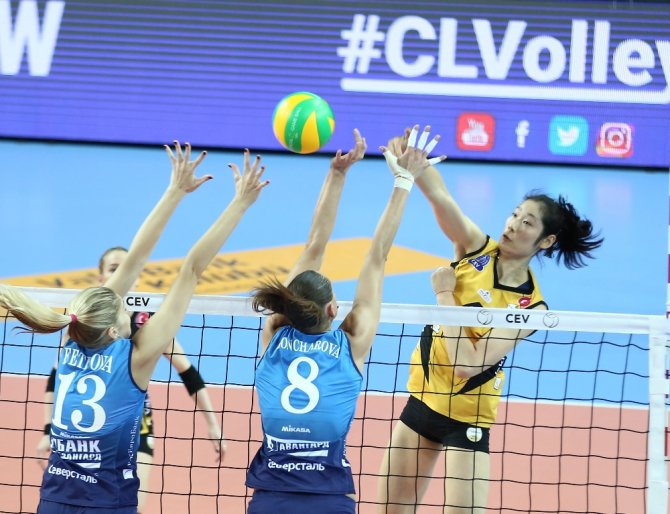 Vakıfbank, Yenilgisiz Liderliğini Korudu